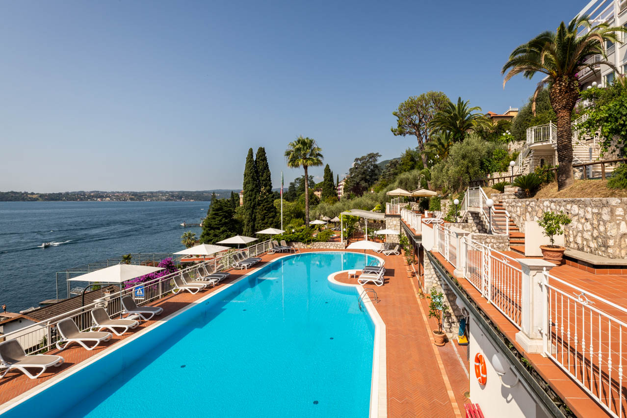 Hotel with swimming pool in Gardone Riviera on Lake Garda
