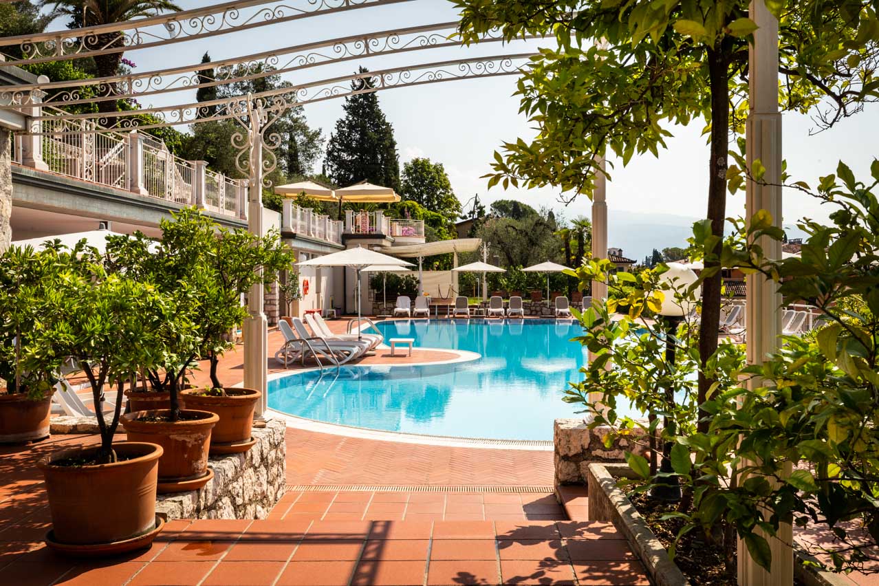 Hotel with swimming pool in Gardone Riviera on Lake Garda
